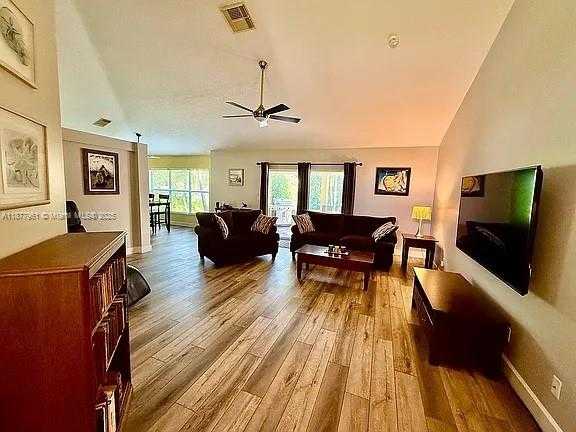 Small Image of 524 SOUTH WEST CRAWFISH DR, Port St. Lucie Number 2