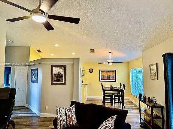 Small Image of 524 SOUTH WEST CRAWFISH DR, Port St. Lucie Number 3