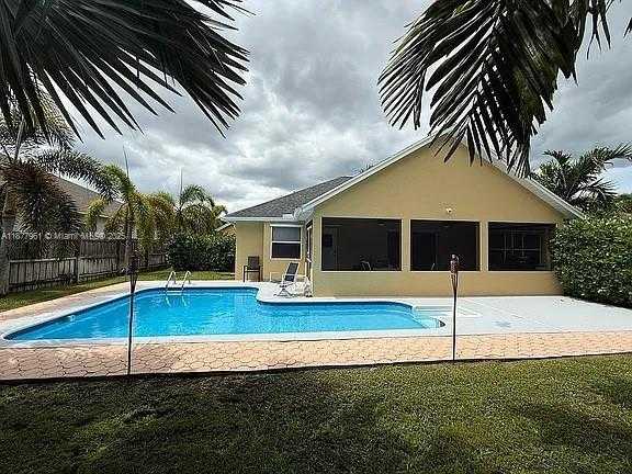Small Image of 524 SOUTH WEST CRAWFISH DR, Port St. Lucie Number 8