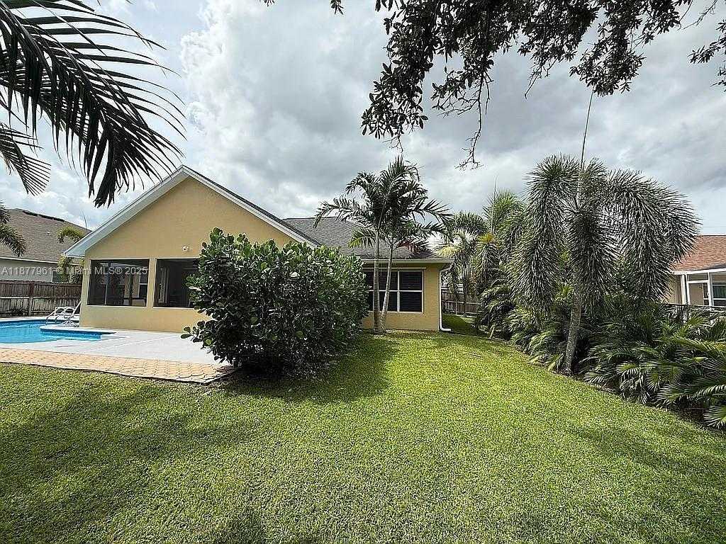 Small Image of 524 SOUTH WEST CRAWFISH DR, Port St. Lucie Number 9