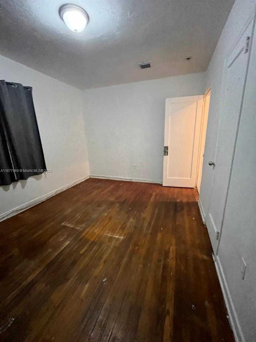 Small Image of 1565 NORTH EAST 141ST ST, North Miami Number 23