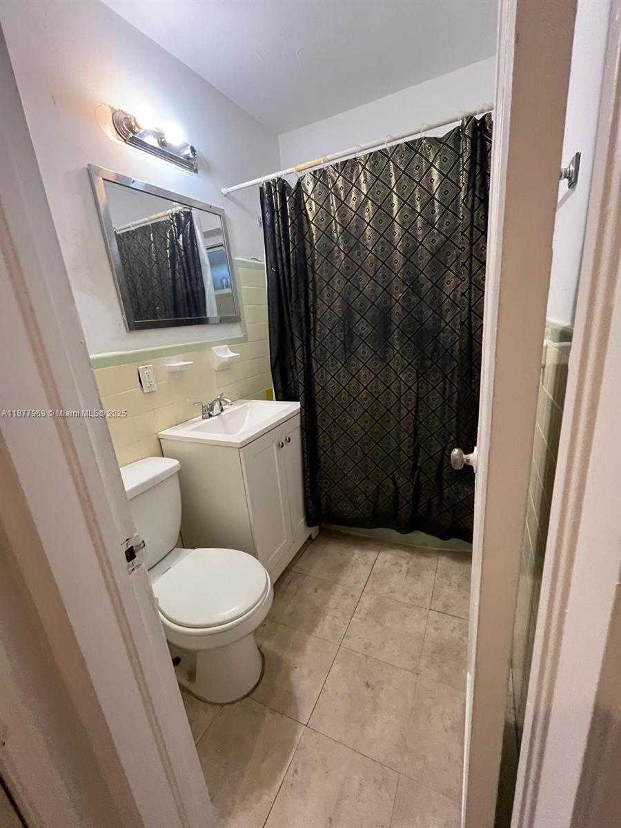 Small Image of 1565 NORTH EAST 141ST ST, North Miami Number 24