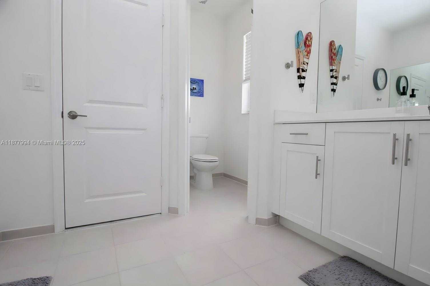 Small Image of 1432 SOUTH EAST 26TH RD, Homestead Number 28