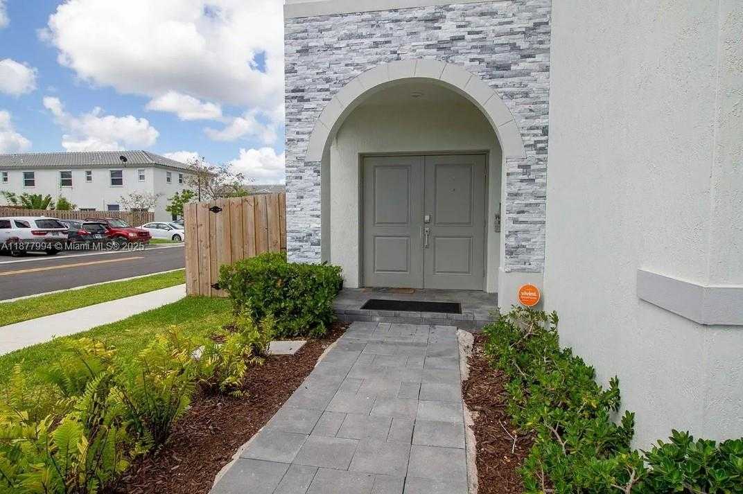 Small Image of 1432 SOUTH EAST 26TH RD, Homestead Number 6