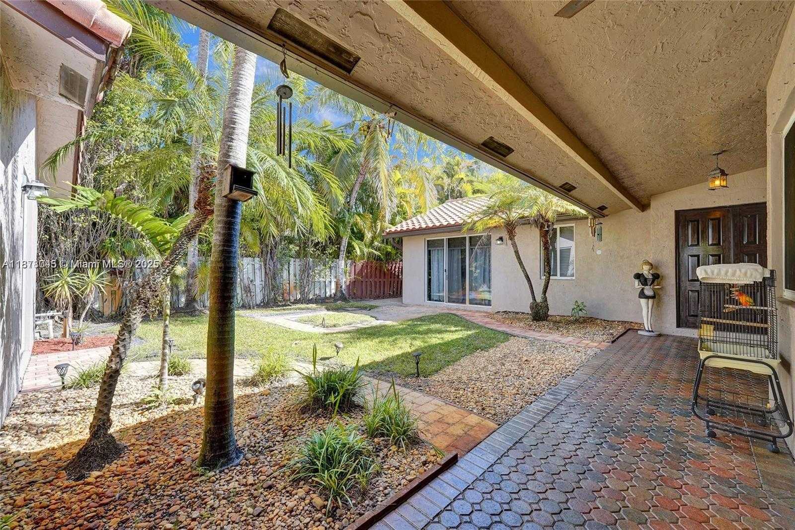 Small Image of 14520 SOUTH WEST 37TH ST, Miramar Number 11