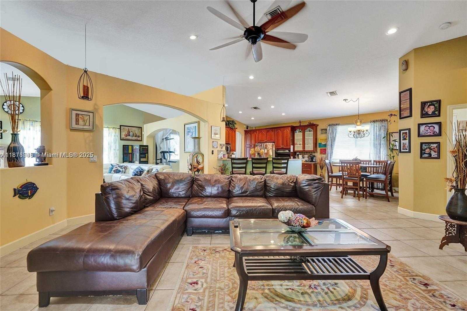 Small Image of 14520 SOUTH WEST 37TH ST, Miramar Number 23