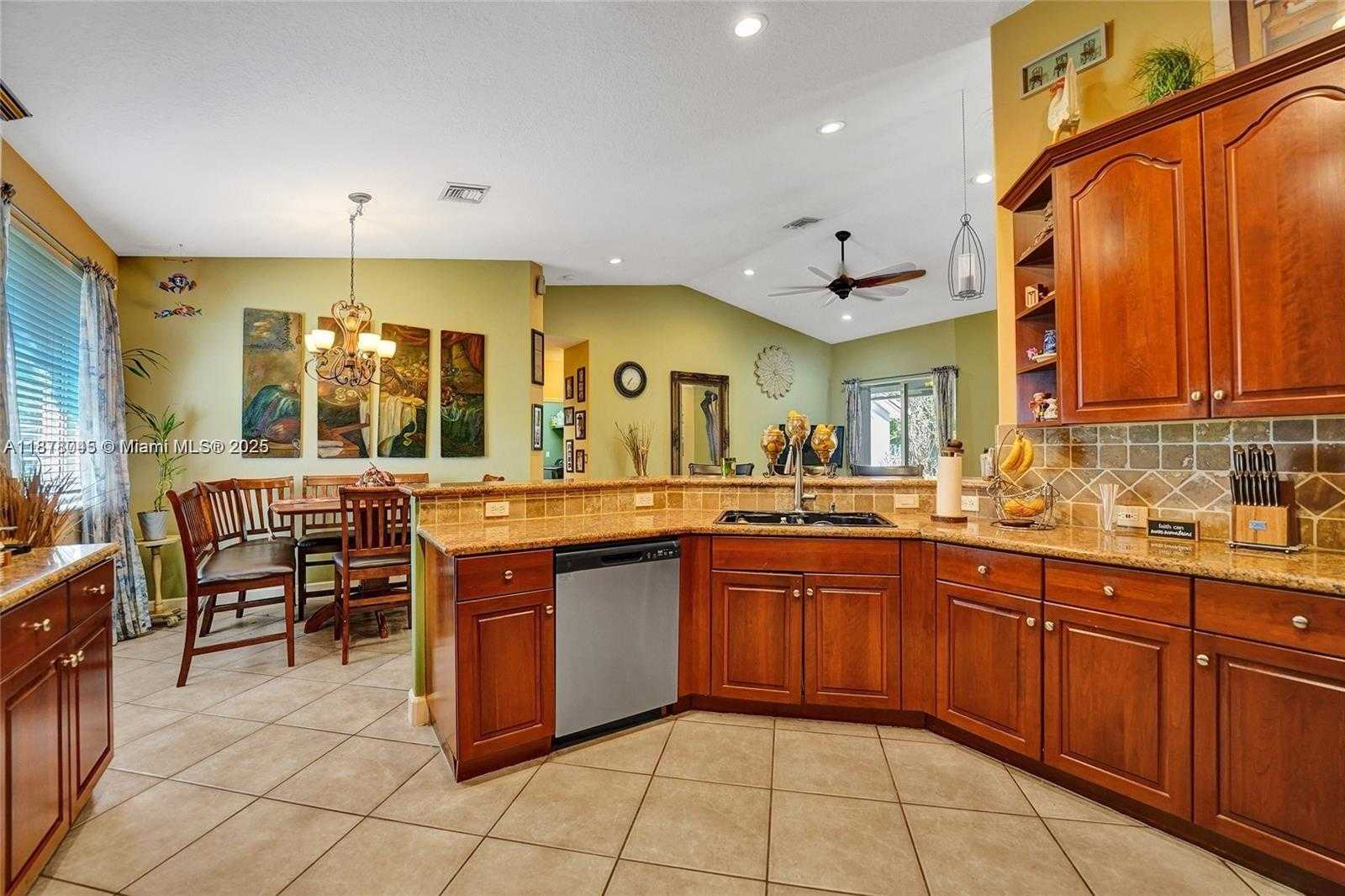 Small Image of 14520 SOUTH WEST 37TH ST, Miramar Number 28