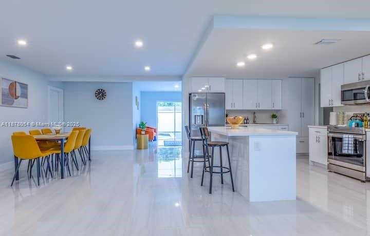 Small Image of 6466 NORTH WEST 20TH ST, Margate Number 14