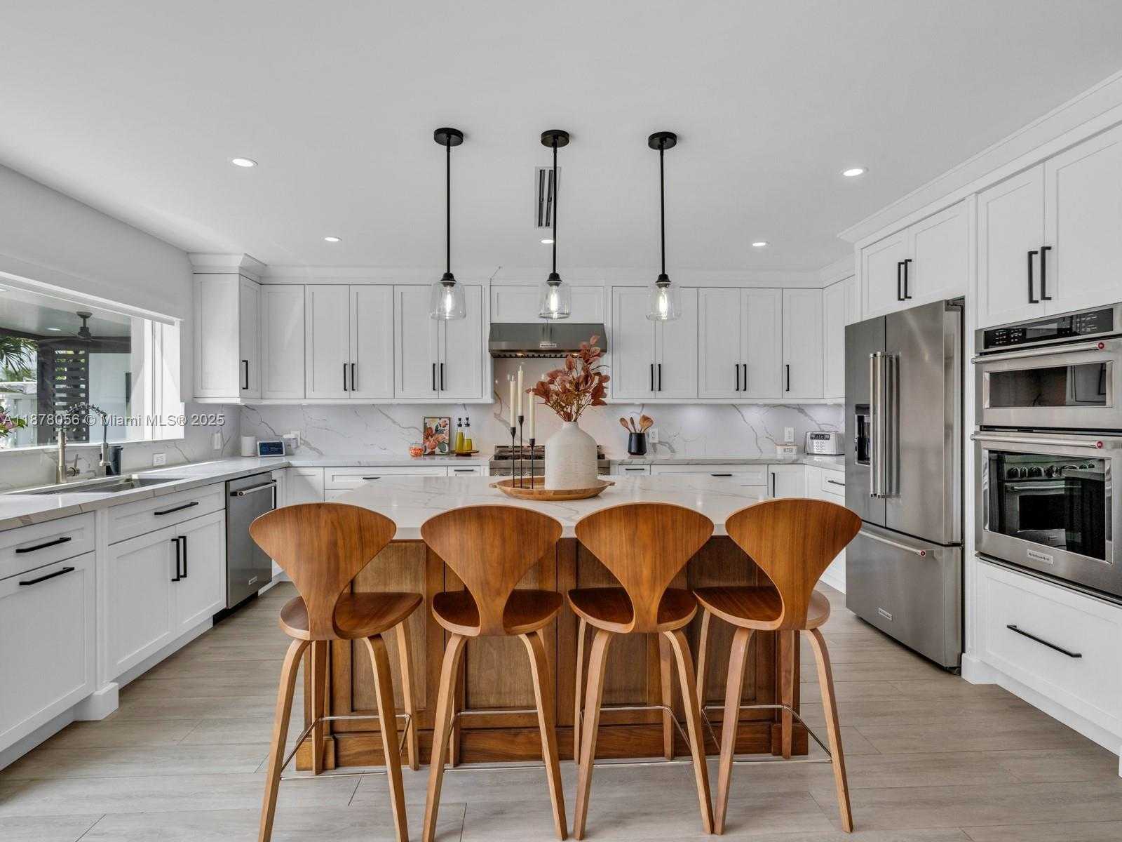 Small Image of 1206 MANGO ISLE, Fort Lauderdale Number 3