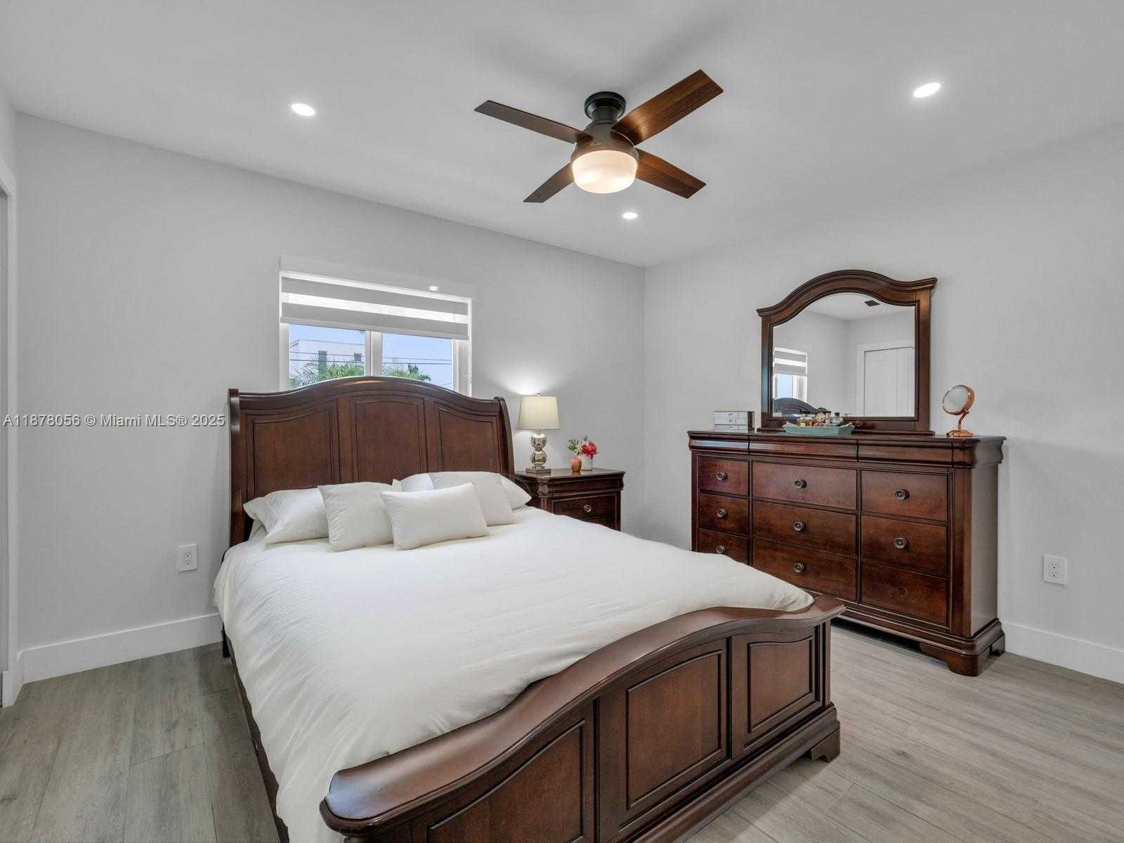 Small Image of 1206 MANGO ISLE, Fort Lauderdale Number 37