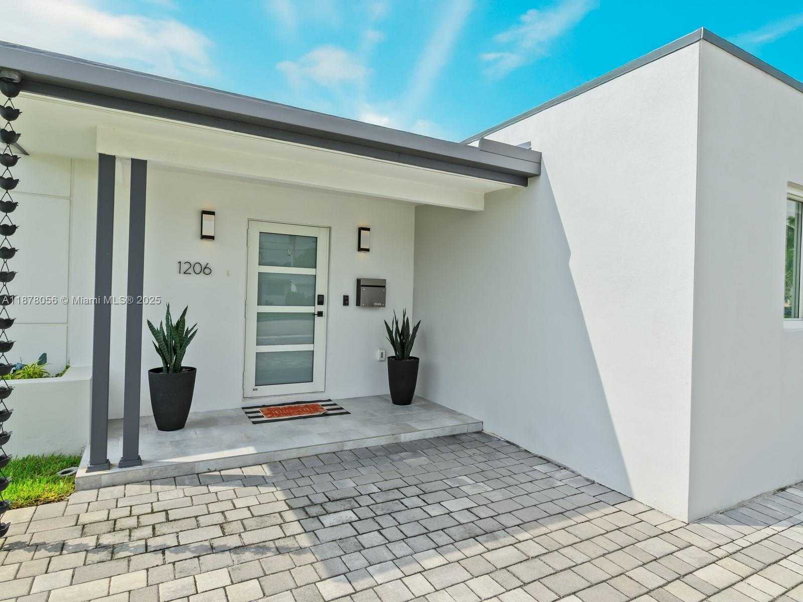 Small Image of 1206 MANGO ISLE, Fort Lauderdale Number 55