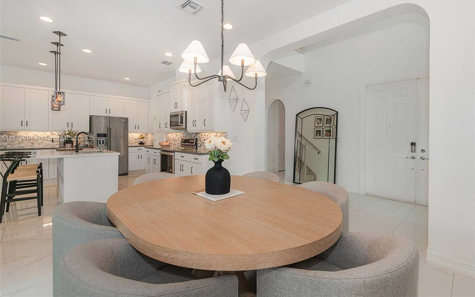 Small Image of 11816 SOUTH WEST 13TH CT, Pembroke Pines Number 15