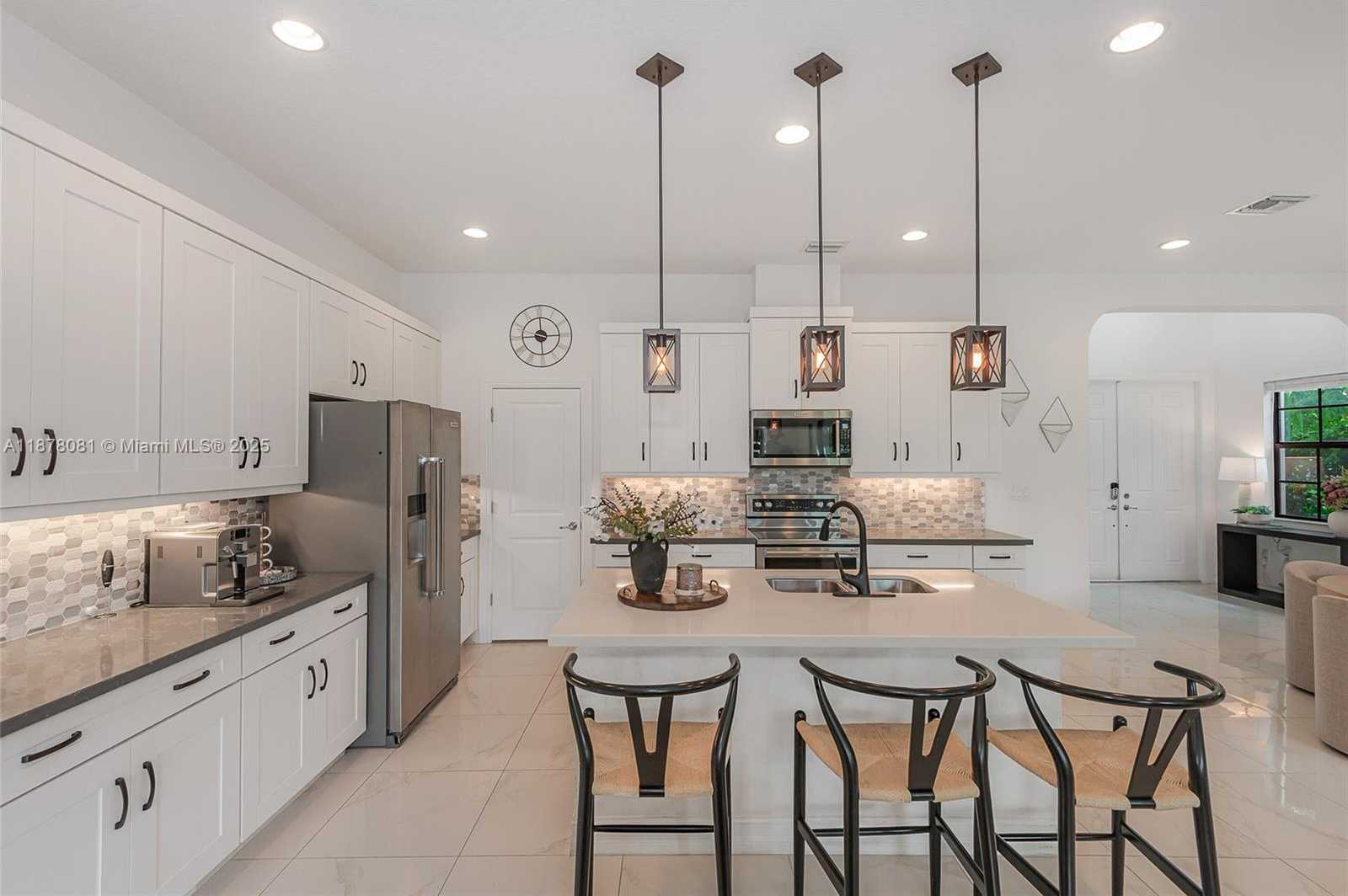 Small Image of 11816 SOUTH WEST 13TH CT, Pembroke Pines Number 17