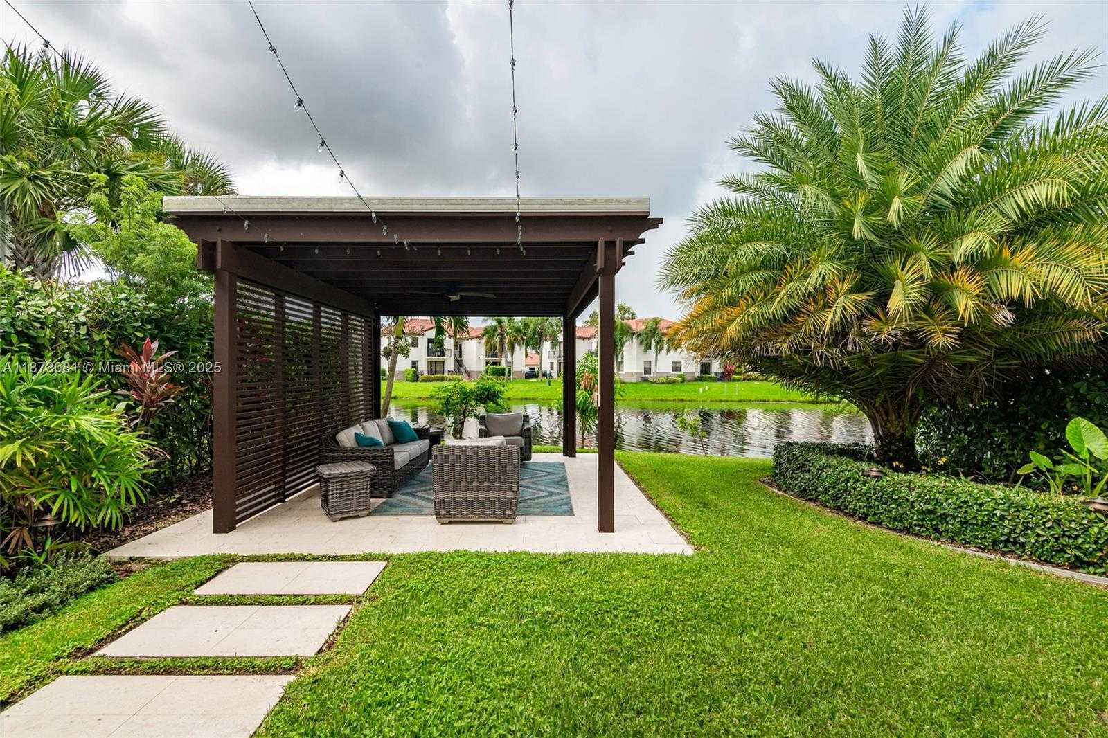 Small Image of 11816 SOUTH WEST 13TH CT, Pembroke Pines Number 27
