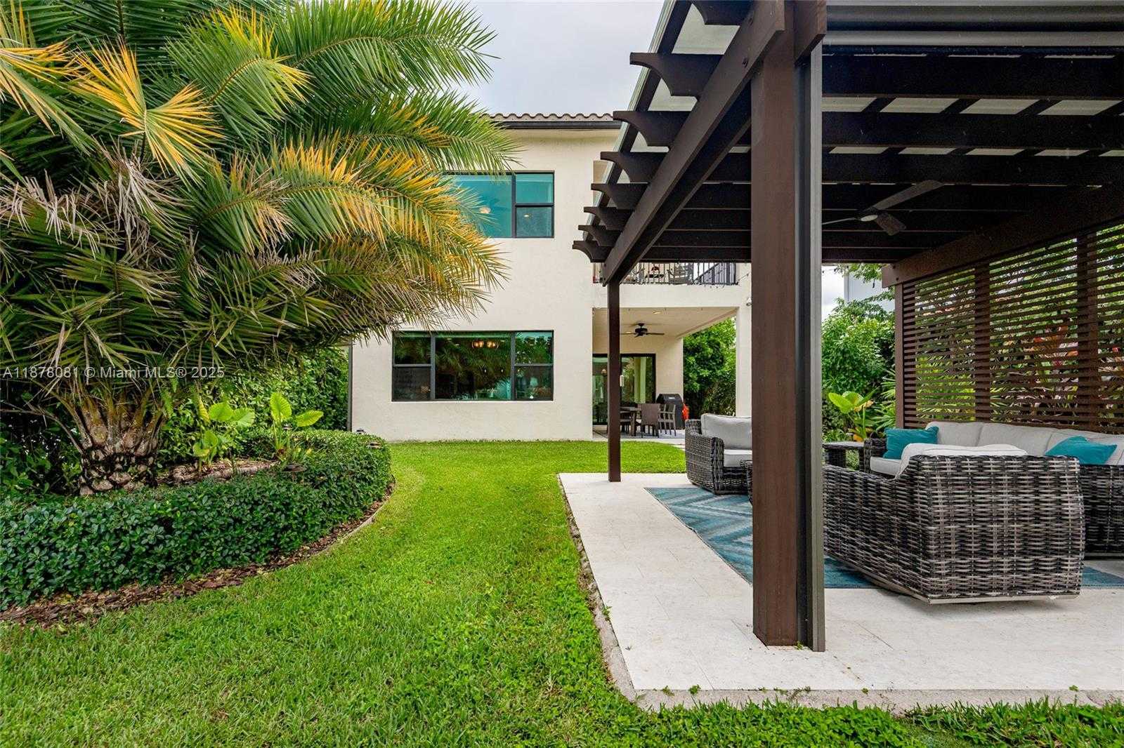 Small Image of 11816 SOUTH WEST 13TH CT, Pembroke Pines Number 30