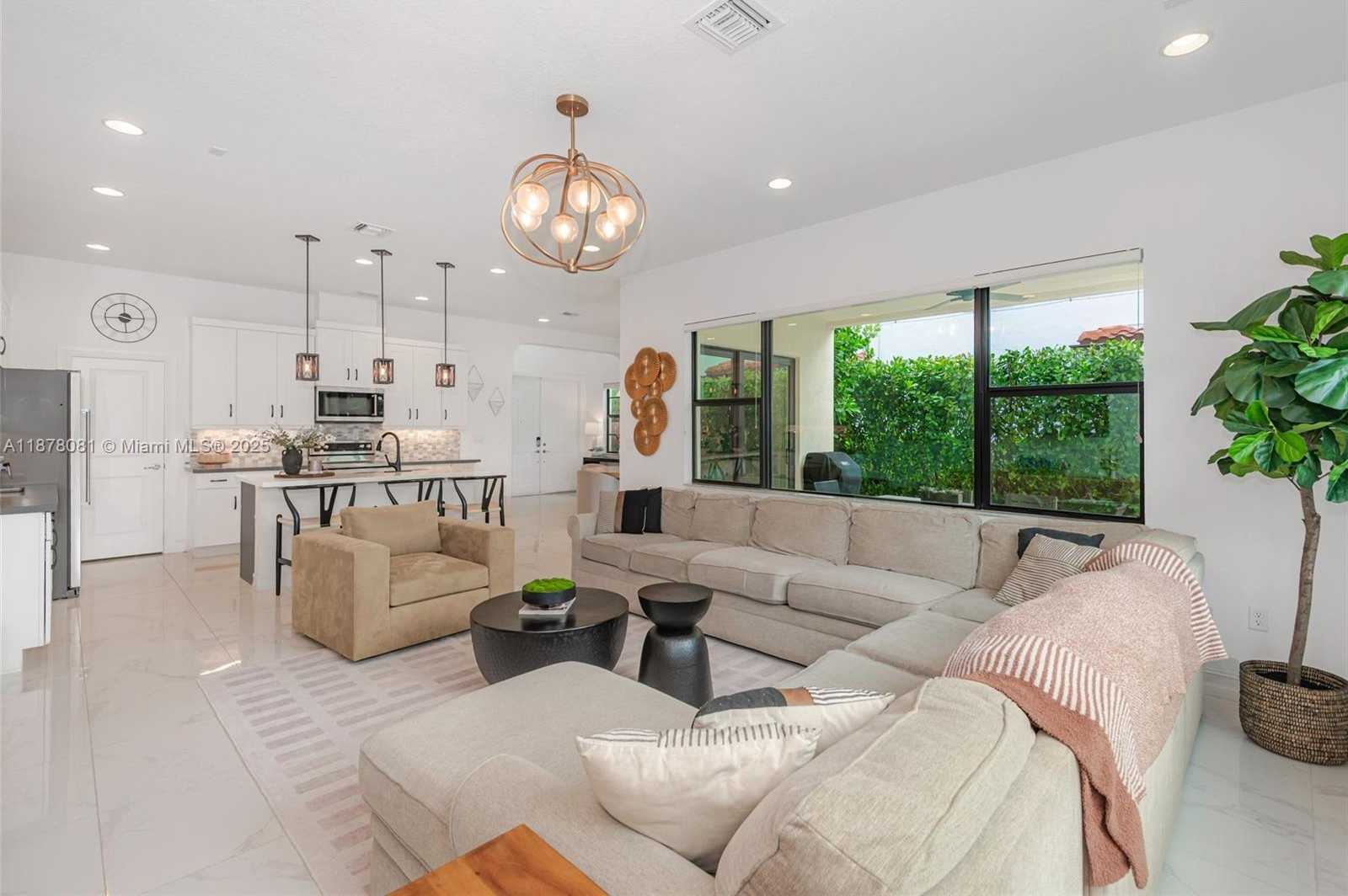 Small Image of 11816 SOUTH WEST 13TH CT, Pembroke Pines Number 33