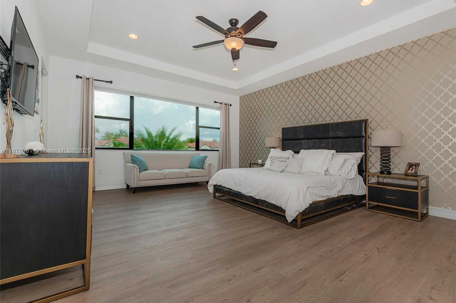Small Image of 11816 SOUTH WEST 13TH CT, Pembroke Pines Number 35