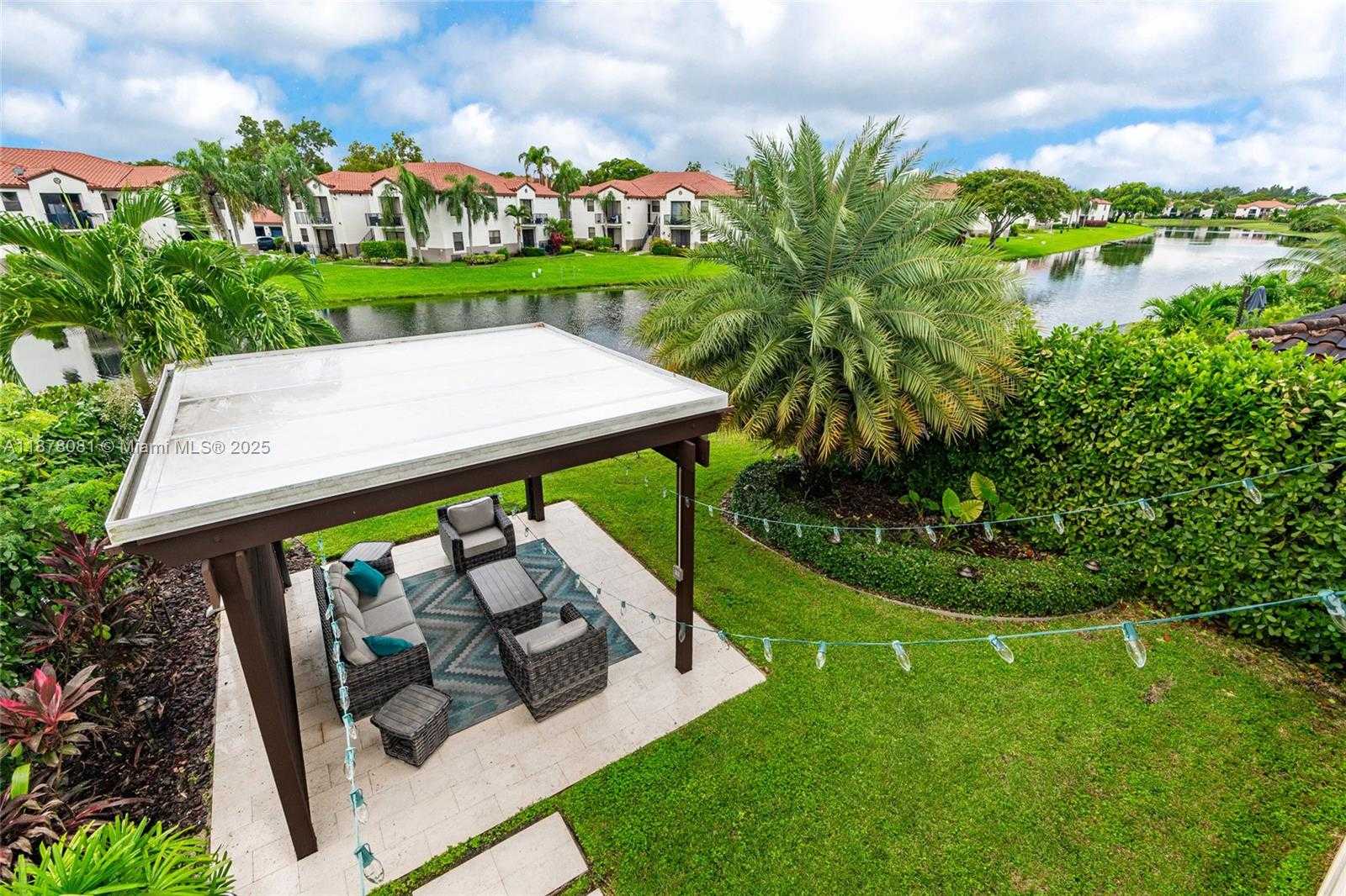 Small Image of 11816 SOUTH WEST 13TH CT, Pembroke Pines Number 40