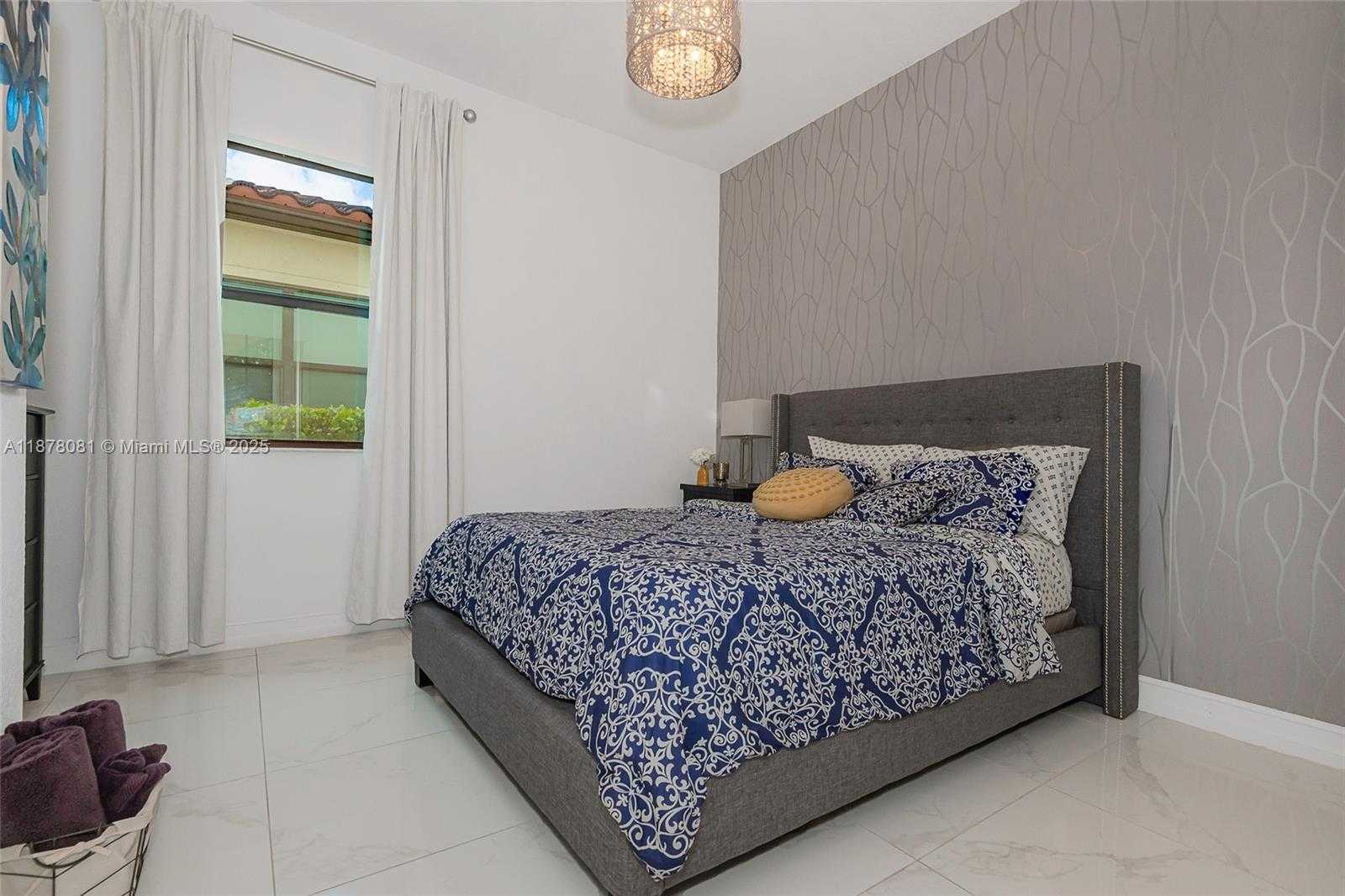 Small Image of 11816 SOUTH WEST 13TH CT, Pembroke Pines Number 57