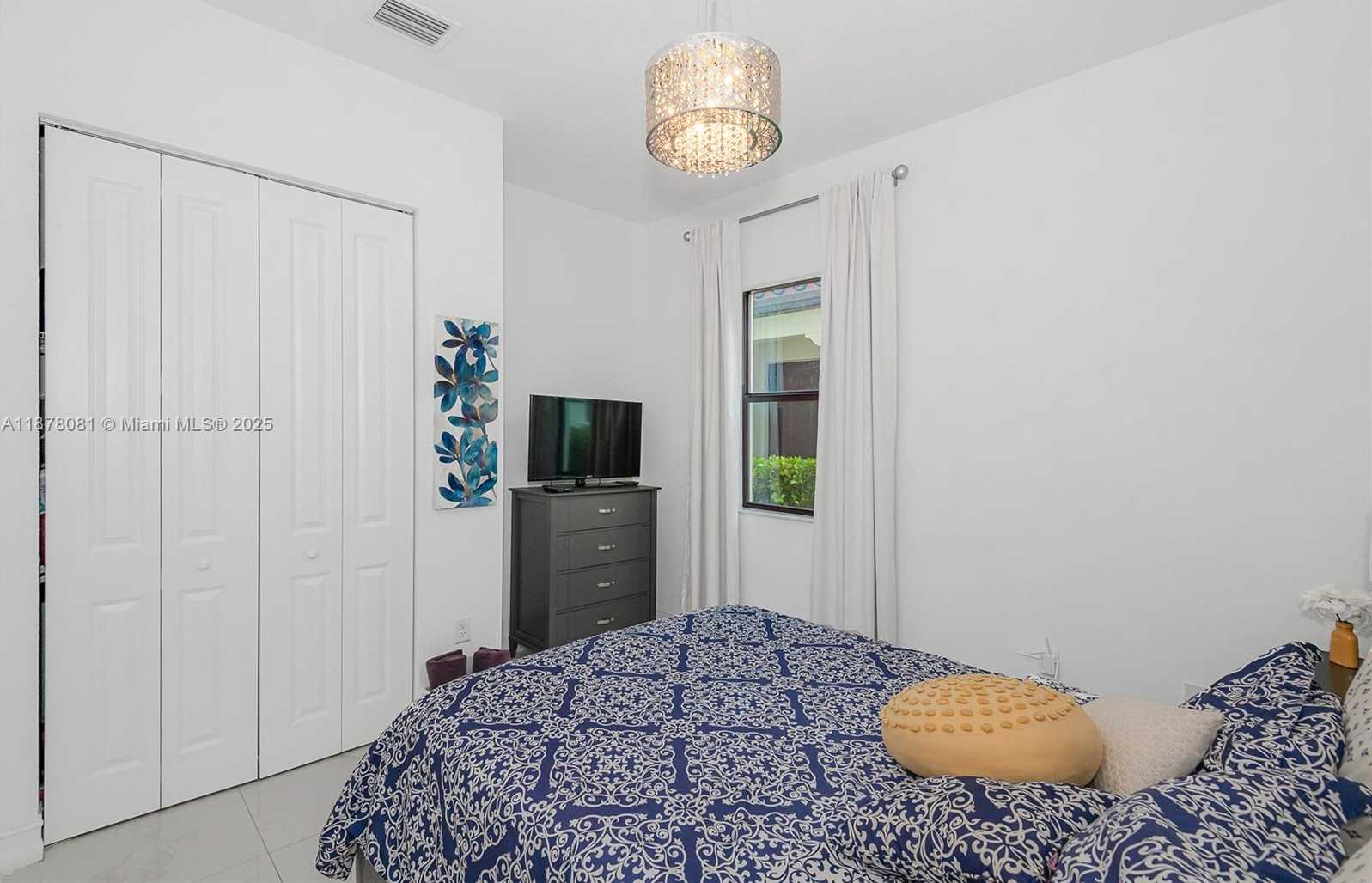Small Image of 11816 SOUTH WEST 13TH CT, Pembroke Pines Number 58