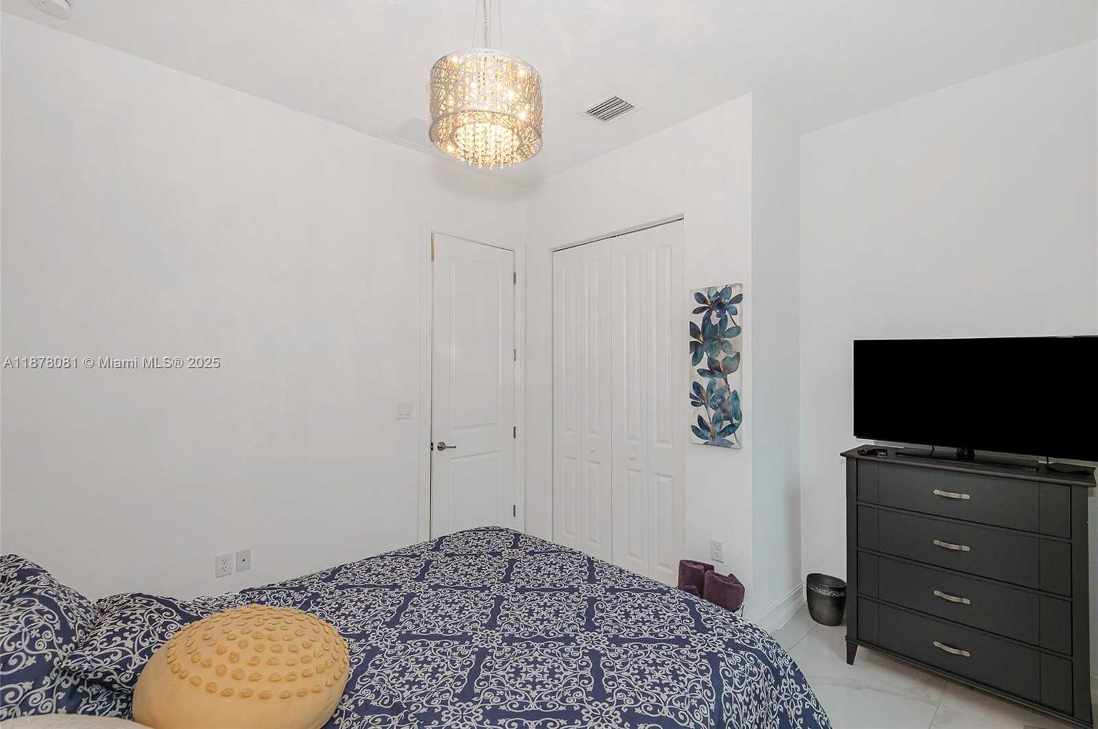 Small Image of 11816 SOUTH WEST 13TH CT, Pembroke Pines Number 59