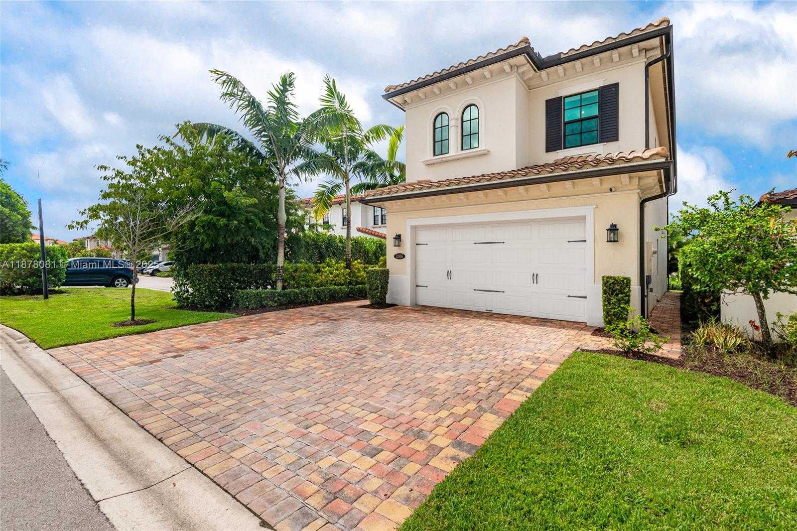 Small Image of 11816 SOUTH WEST 13TH CT, Pembroke Pines Number 6