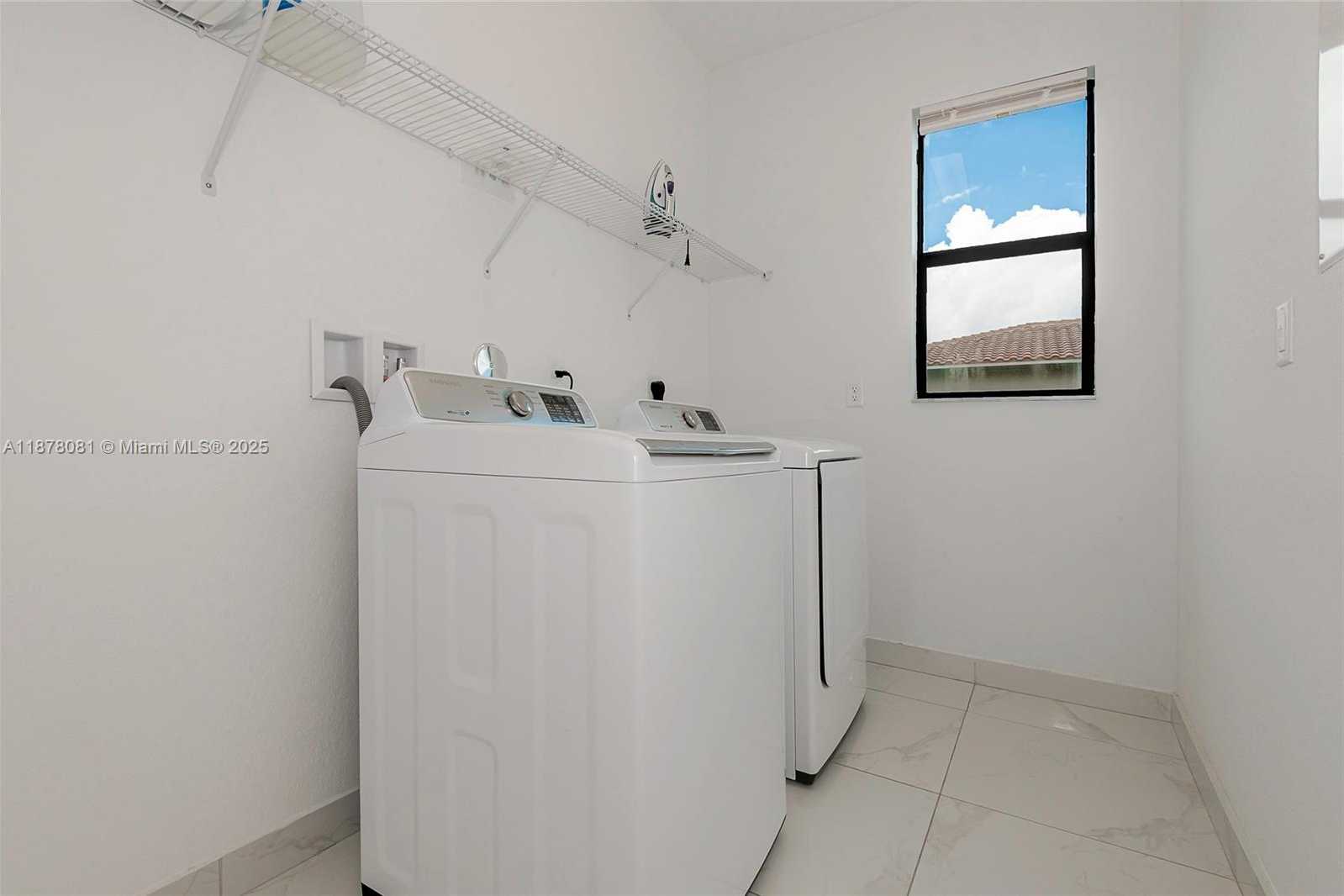 Small Image of 11816 SOUTH WEST 13TH CT, Pembroke Pines Number 64