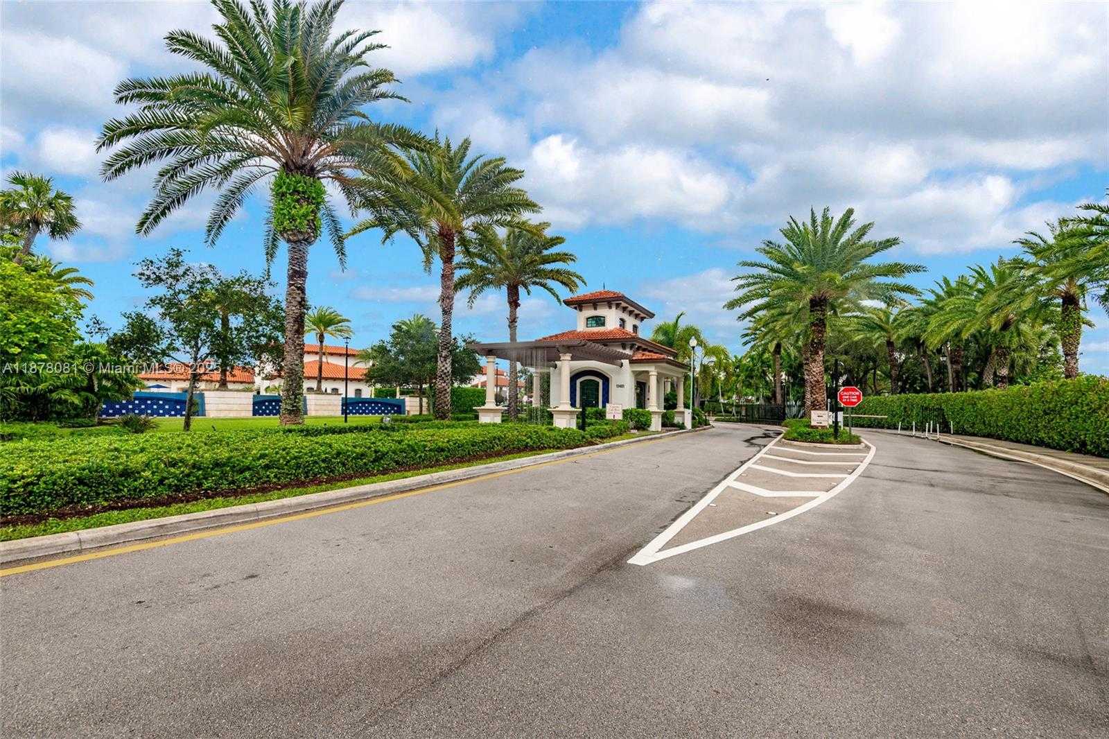 Small Image of 11816 SOUTH WEST 13TH CT, Pembroke Pines Number 66