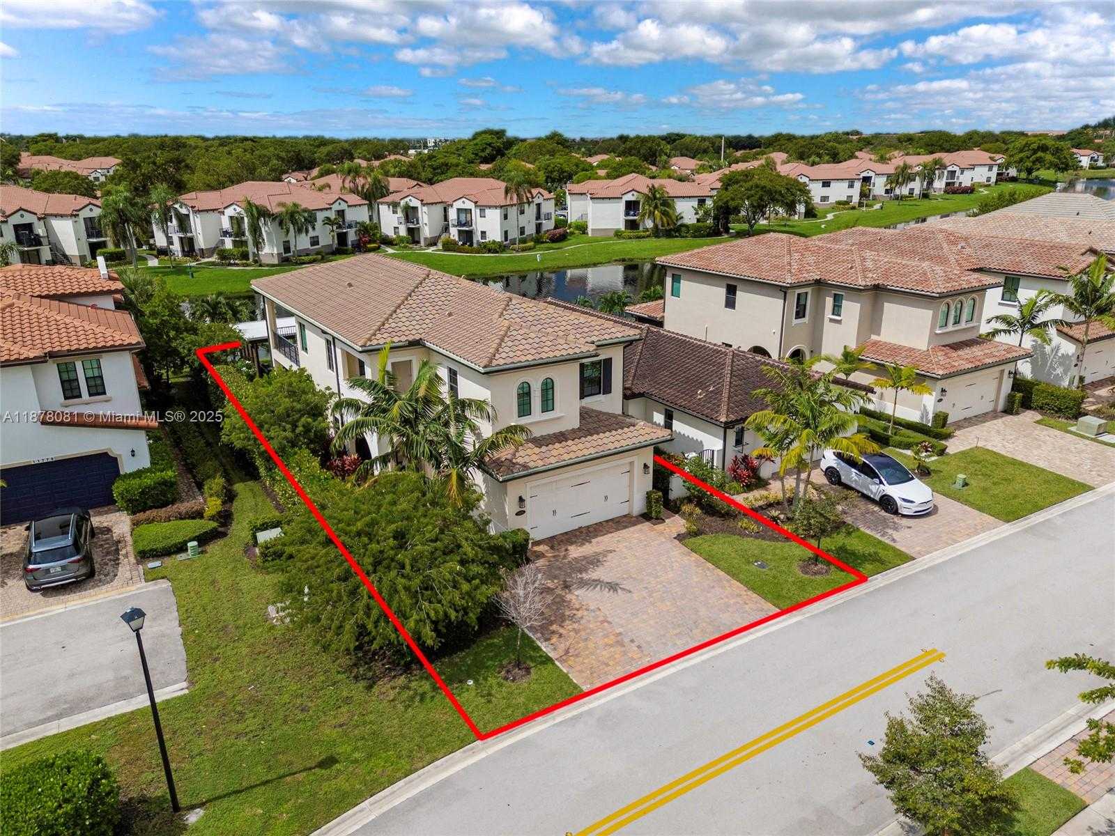 Small Image of 11816 SOUTH WEST 13TH CT, Pembroke Pines Number 74