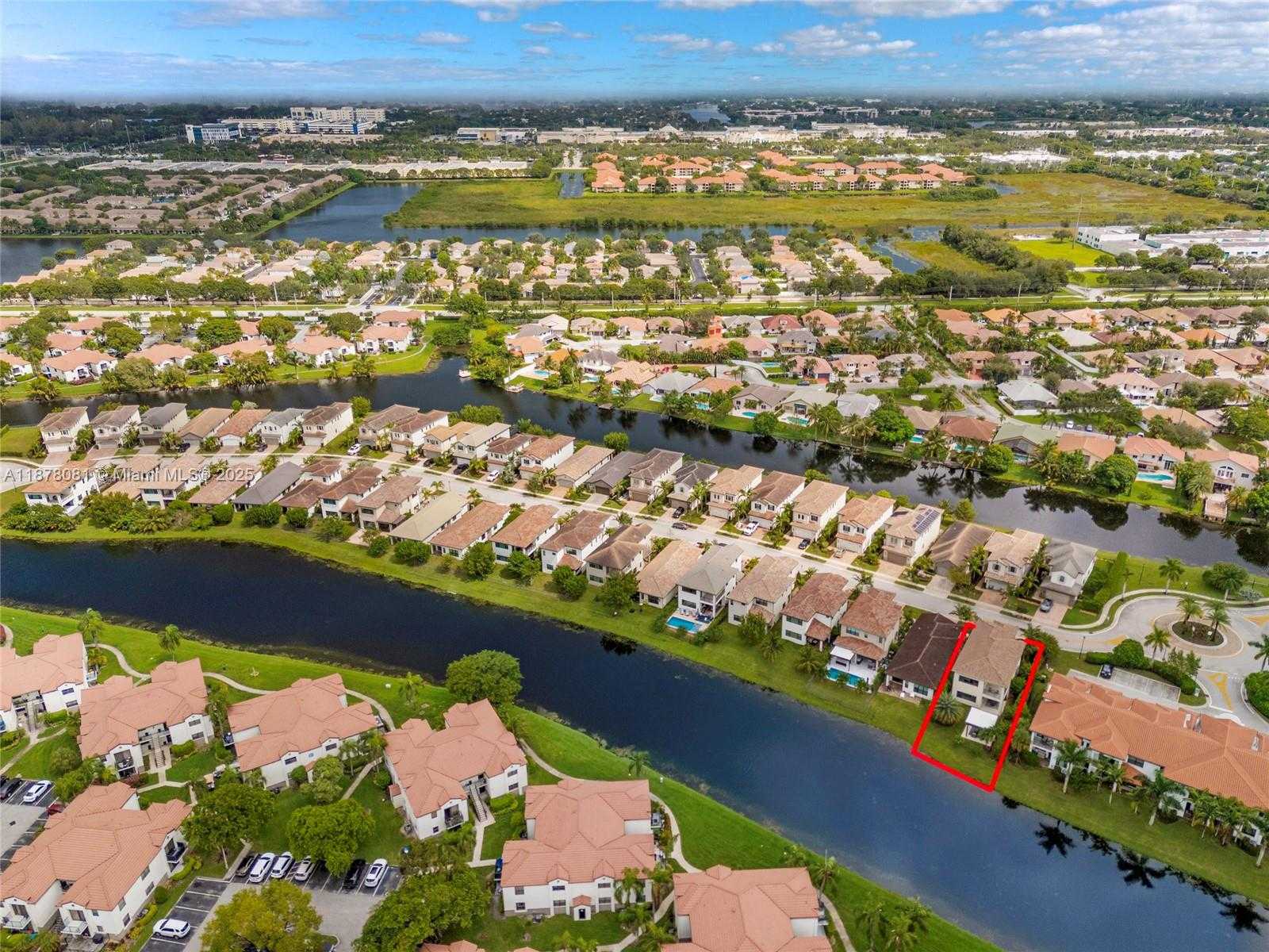 Small Image of 11816 SOUTH WEST 13TH CT, Pembroke Pines Number 75