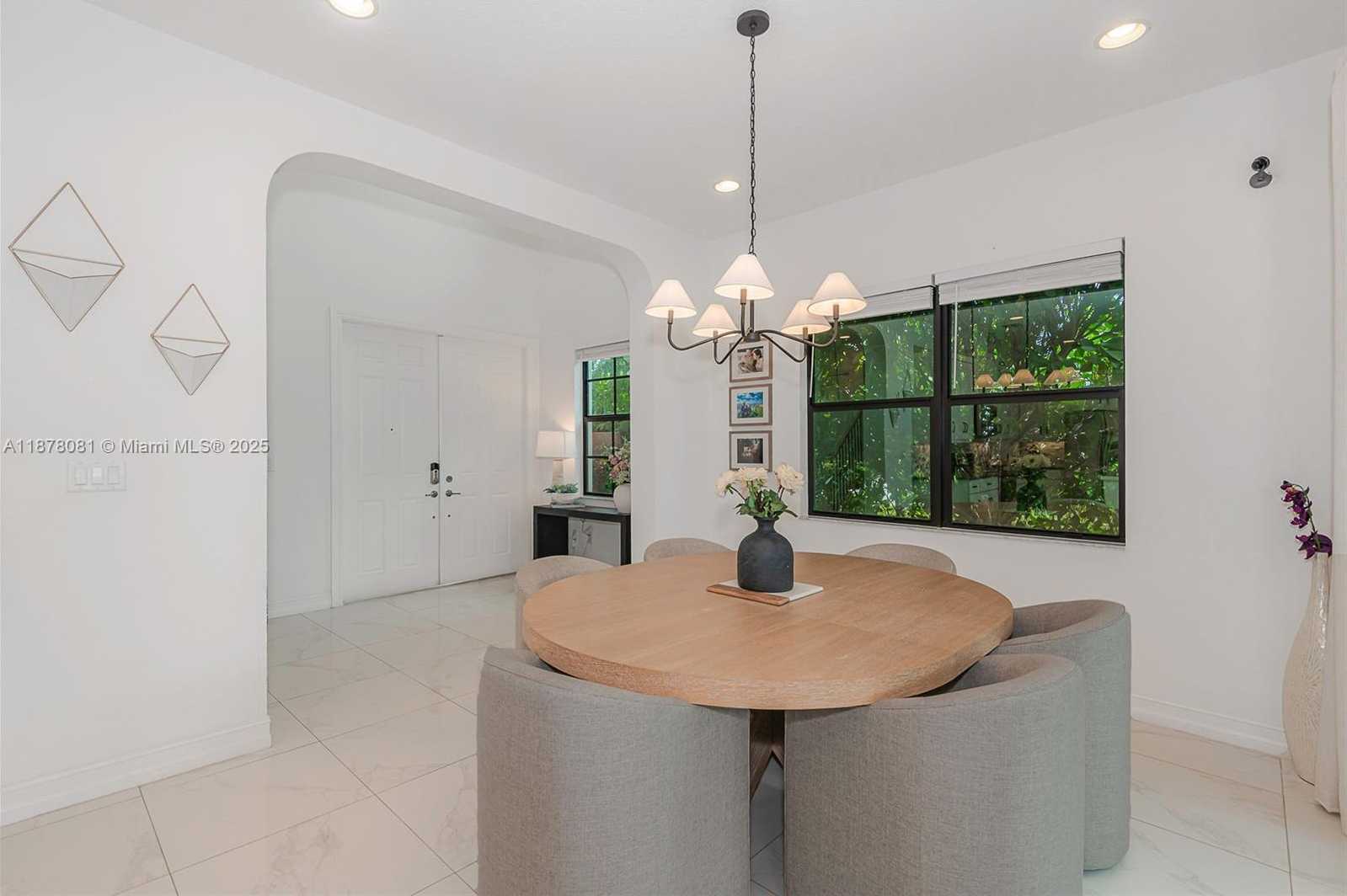 Small Image of 11816 SOUTH WEST 13TH CT, Pembroke Pines Number 9
