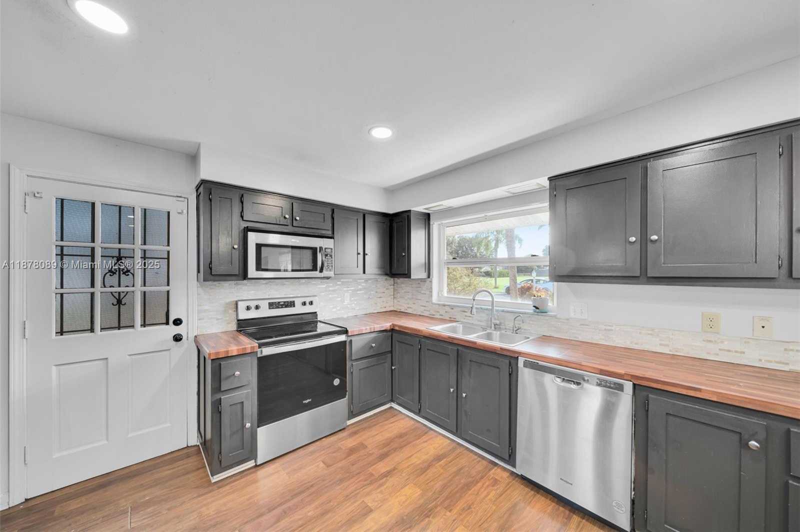 Small Image of 23 LINCOLN AVE, Lehigh Acres Number 10
