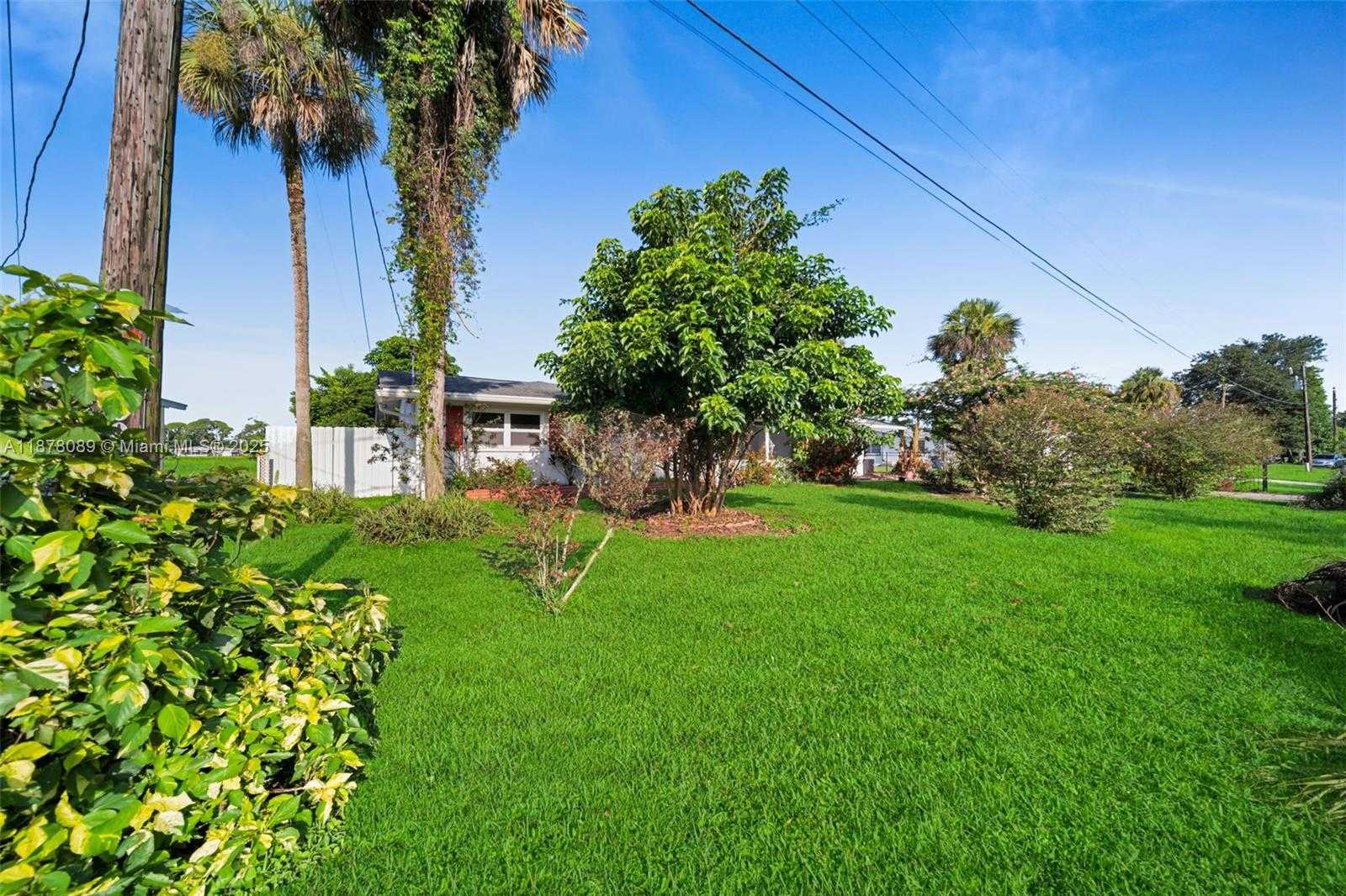 Small Image of 23 LINCOLN AVE, Lehigh Acres Number 37