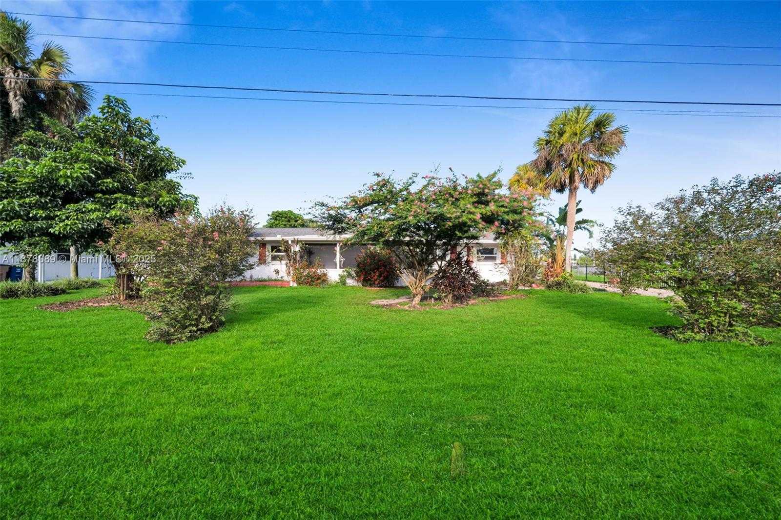 Small Image of 23 LINCOLN AVE, Lehigh Acres Number 38