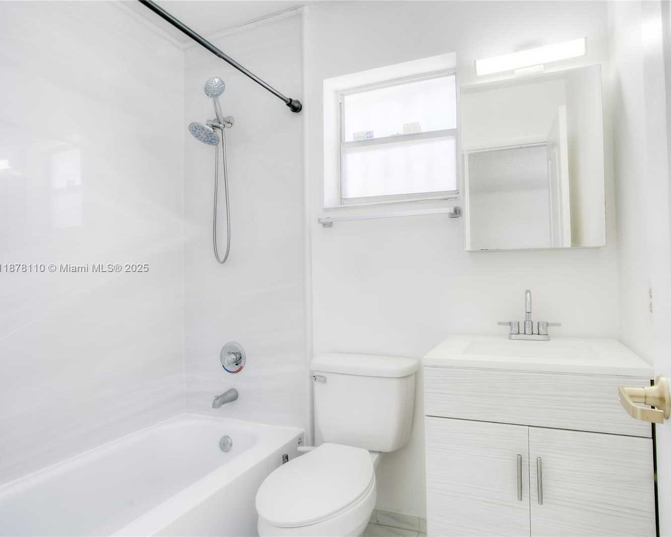 Small Image of 2525 WEST 73RD PL, Hialeah Number 11