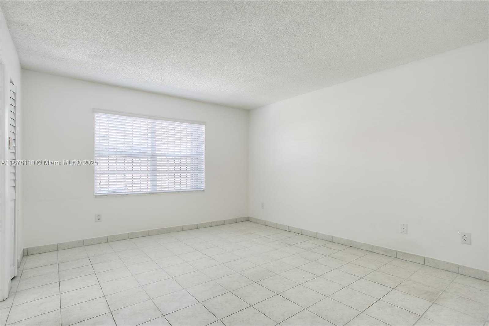 Small Image of 2525 WEST 73RD PL, Hialeah Number 12