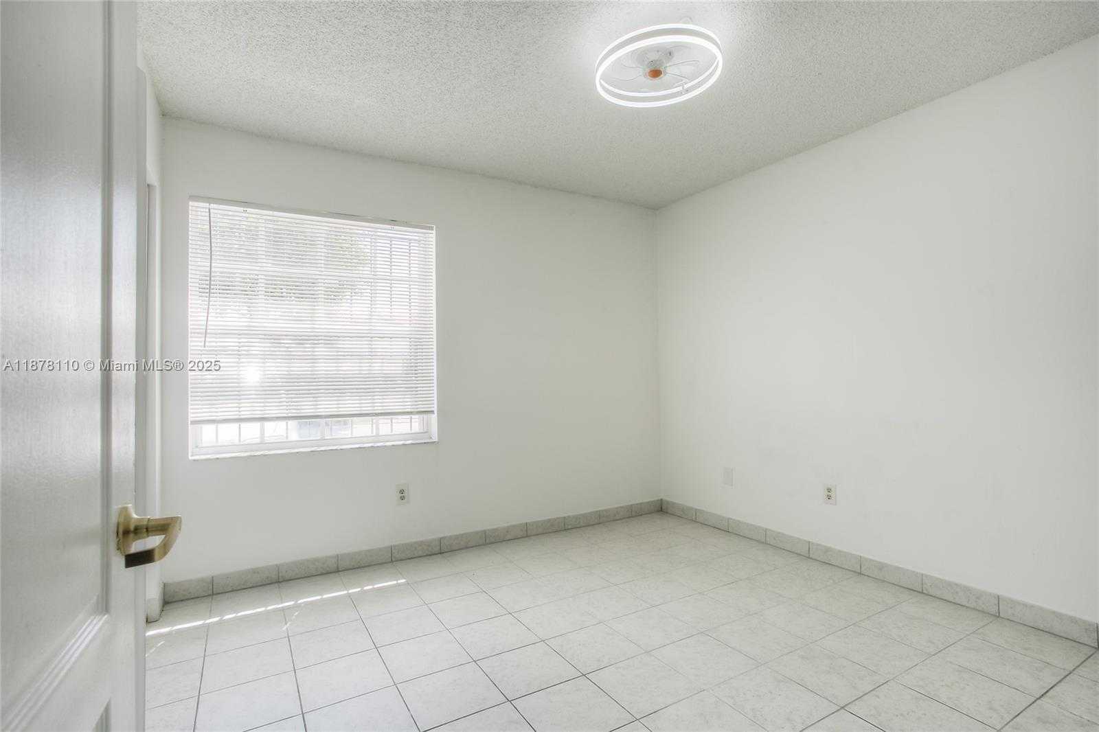 Small Image of 2525 WEST 73RD PL, Hialeah Number 14
