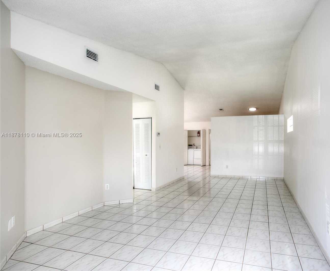 Small Image of 2525 WEST 73RD PL, Hialeah Number 4