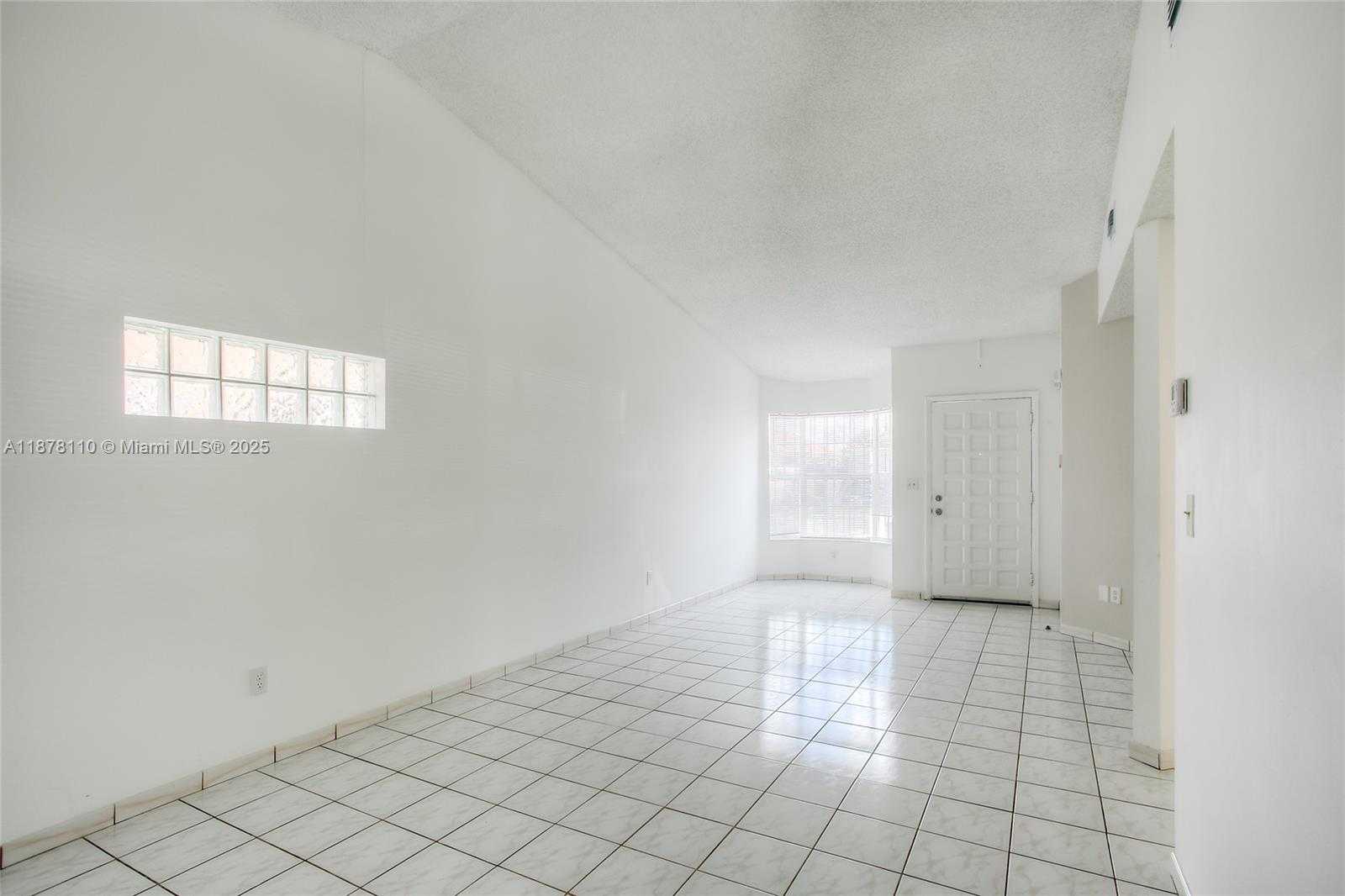 Small Image of 2525 WEST 73RD PL, Hialeah Number 5