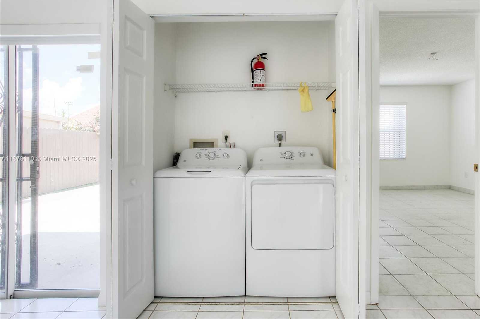 Small Image of 2525 WEST 73RD PL, Hialeah Number 8