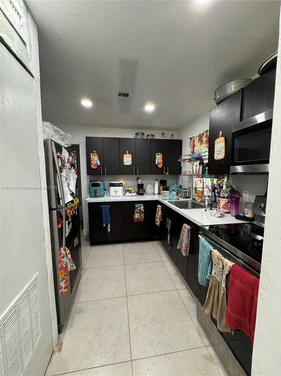 Small Image of 716 SOUTH WEST 11TH AVE, Homestead Number 7