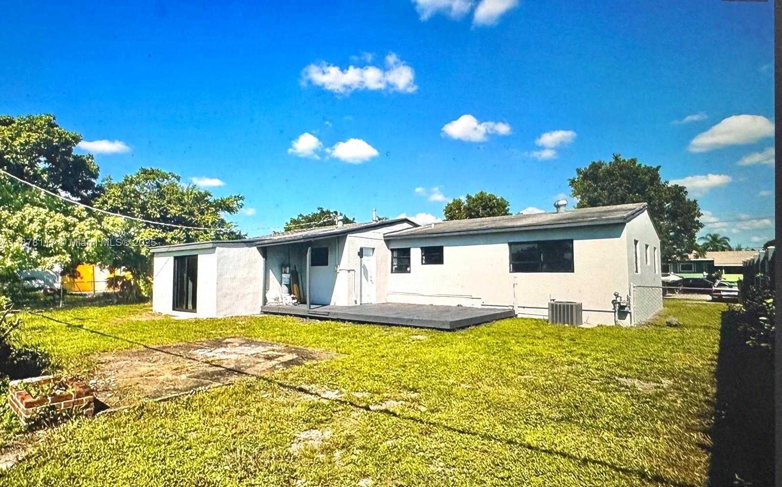 Small Image of 1320 NORTH WEST 179TH ST, Miami Gardens Number 12