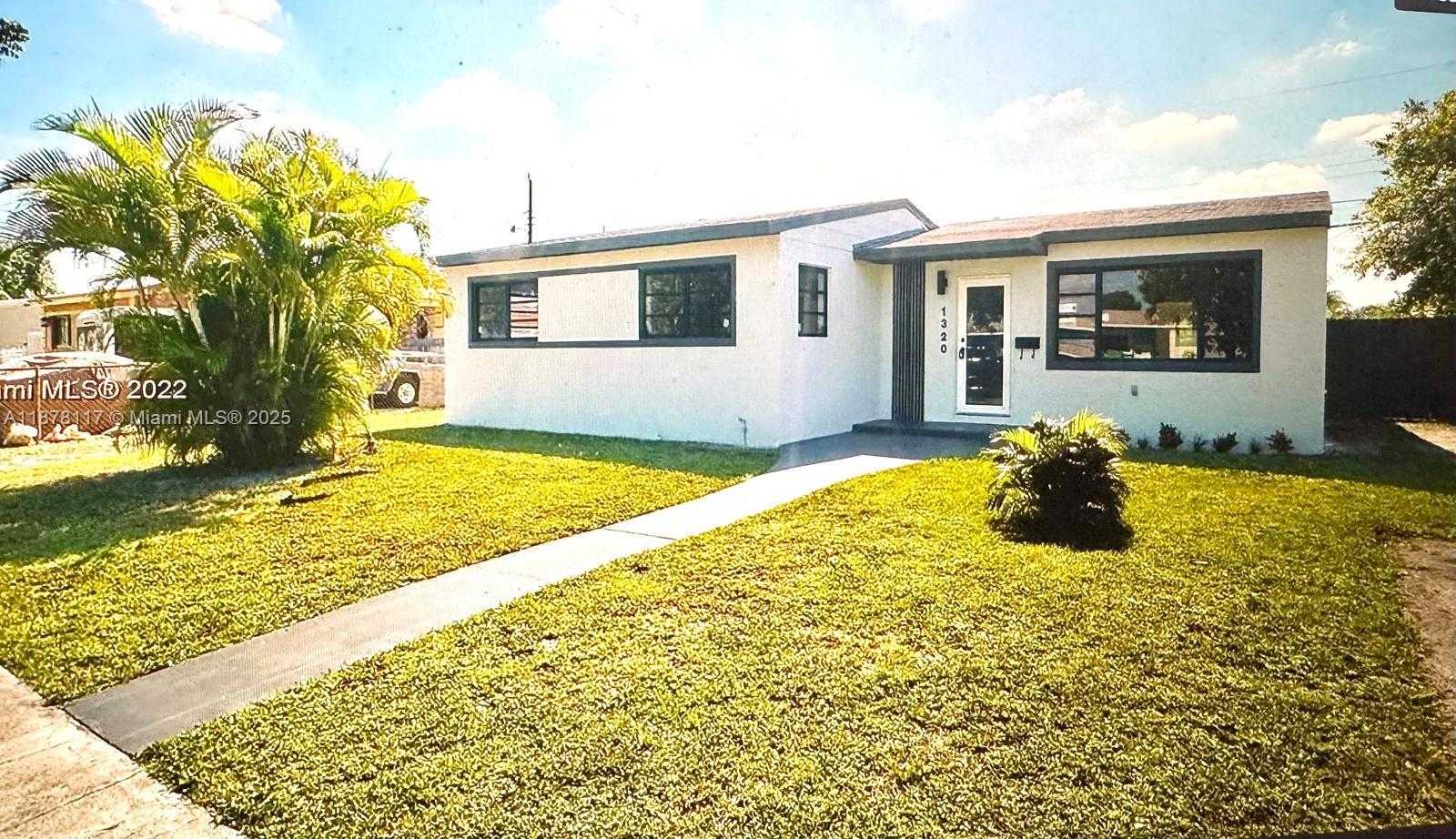 Small Image of 1320 NORTH WEST 179TH ST, Miami Gardens Number 3