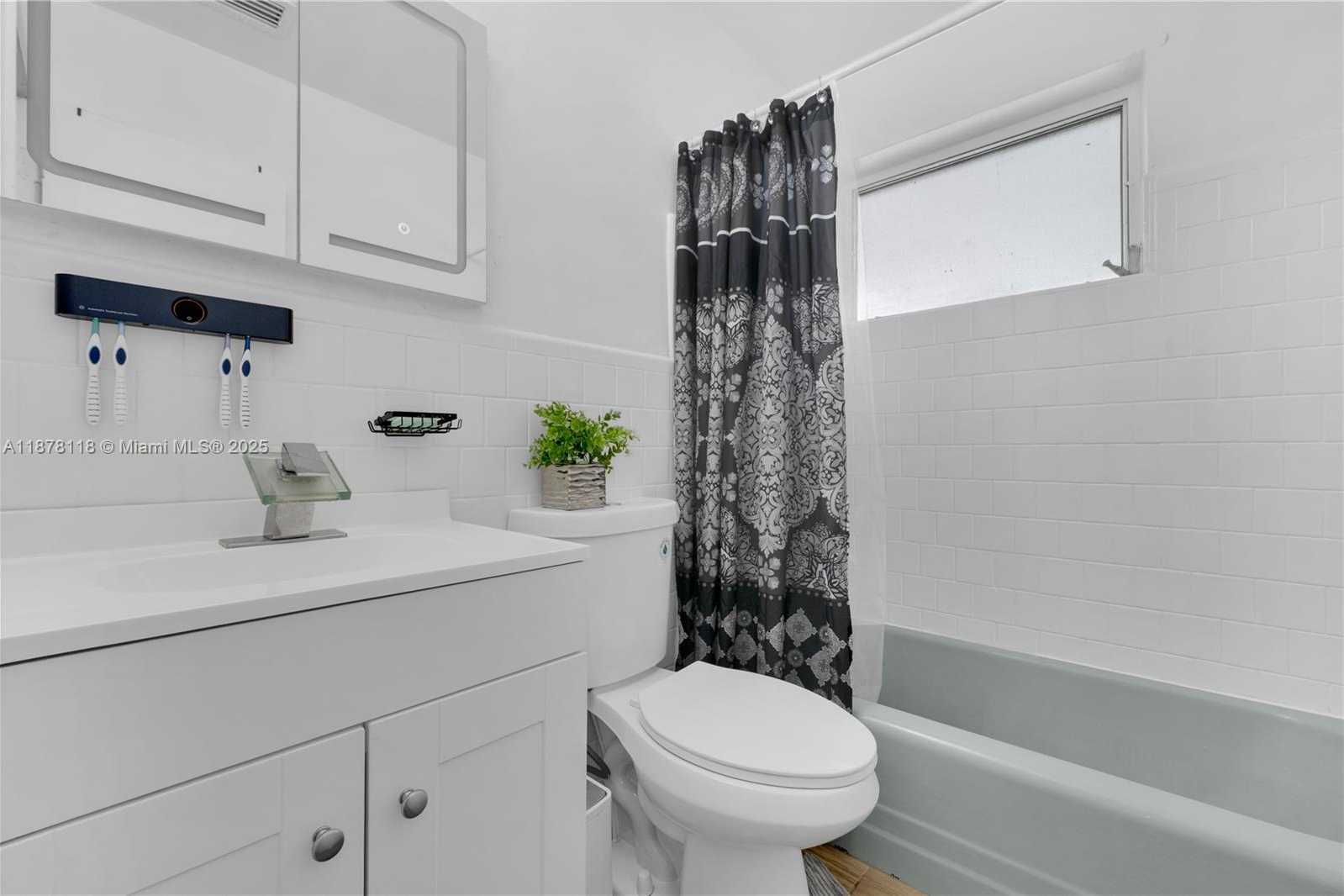 Small Image of 4390 SOUTH WEST 24TH ST, Fort Lauderdale Number 15