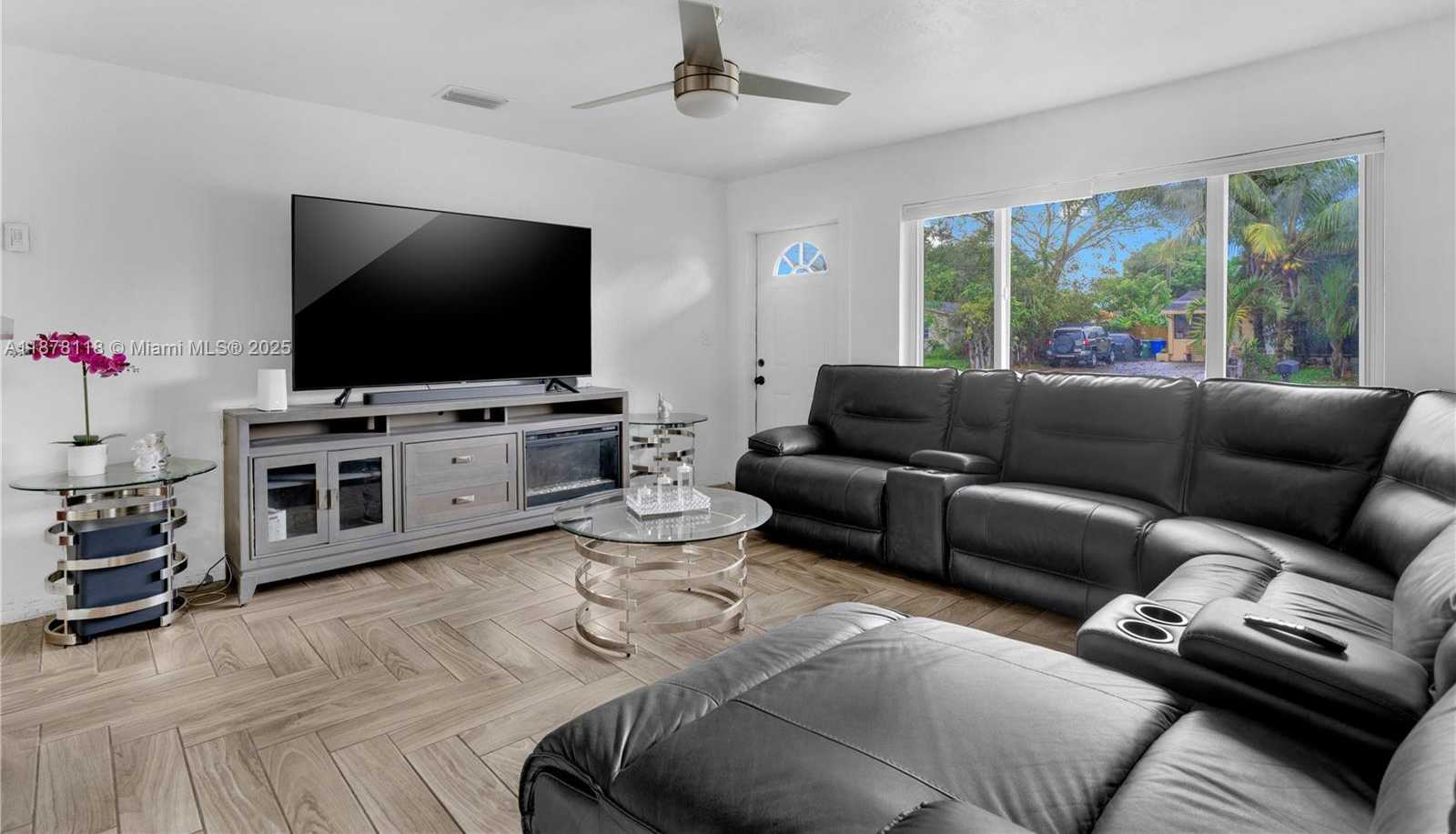 Small Image of 4390 SOUTH WEST 24TH ST, Fort Lauderdale Number 2
