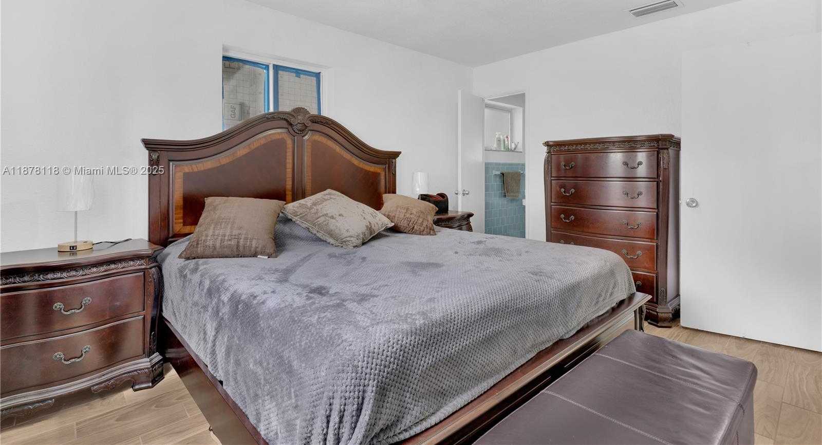 Small Image of 4390 SOUTH WEST 24TH ST, Fort Lauderdale Number 23