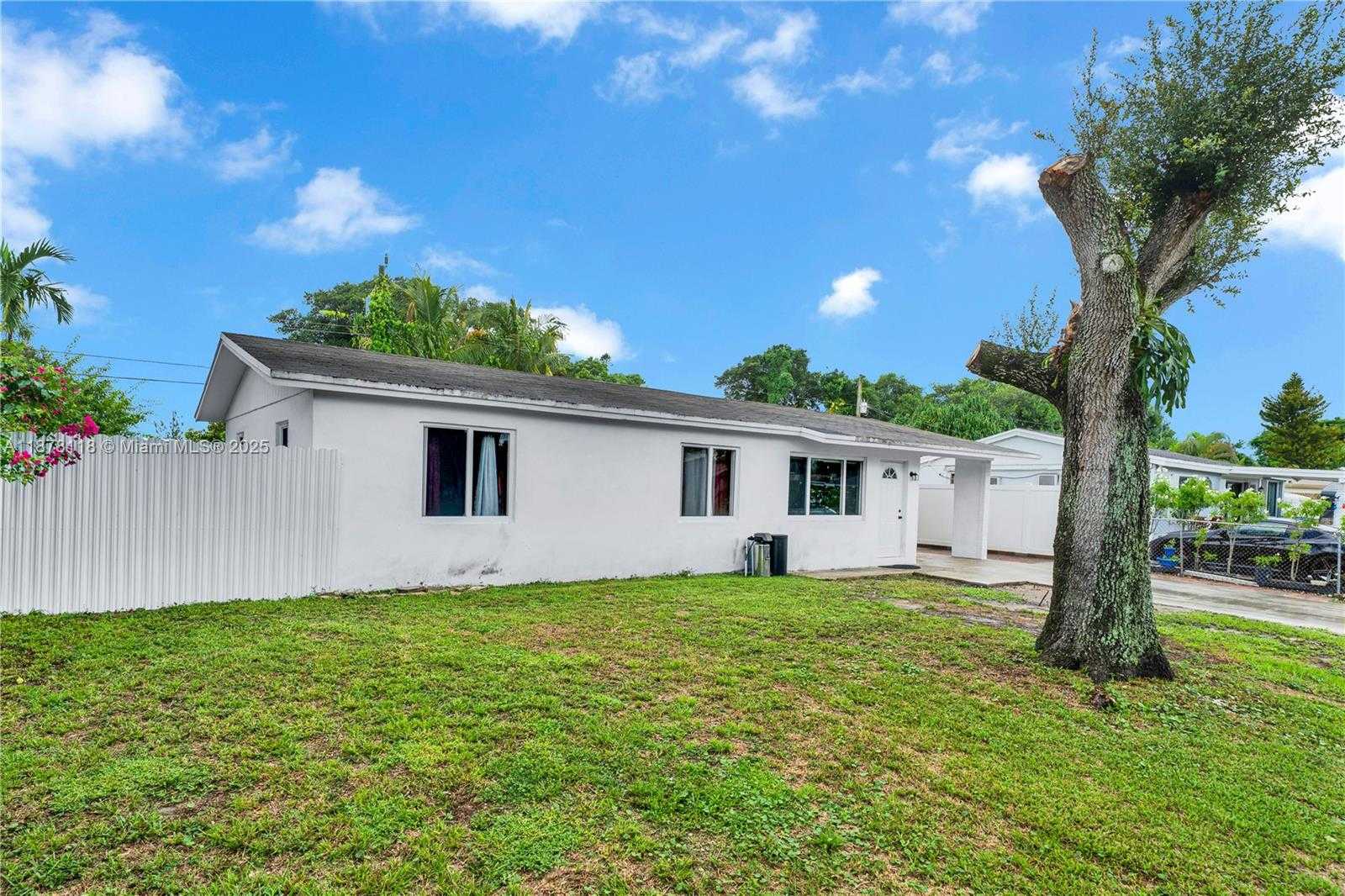 Small Image of 4390 SOUTH WEST 24TH ST, Fort Lauderdale Number 33