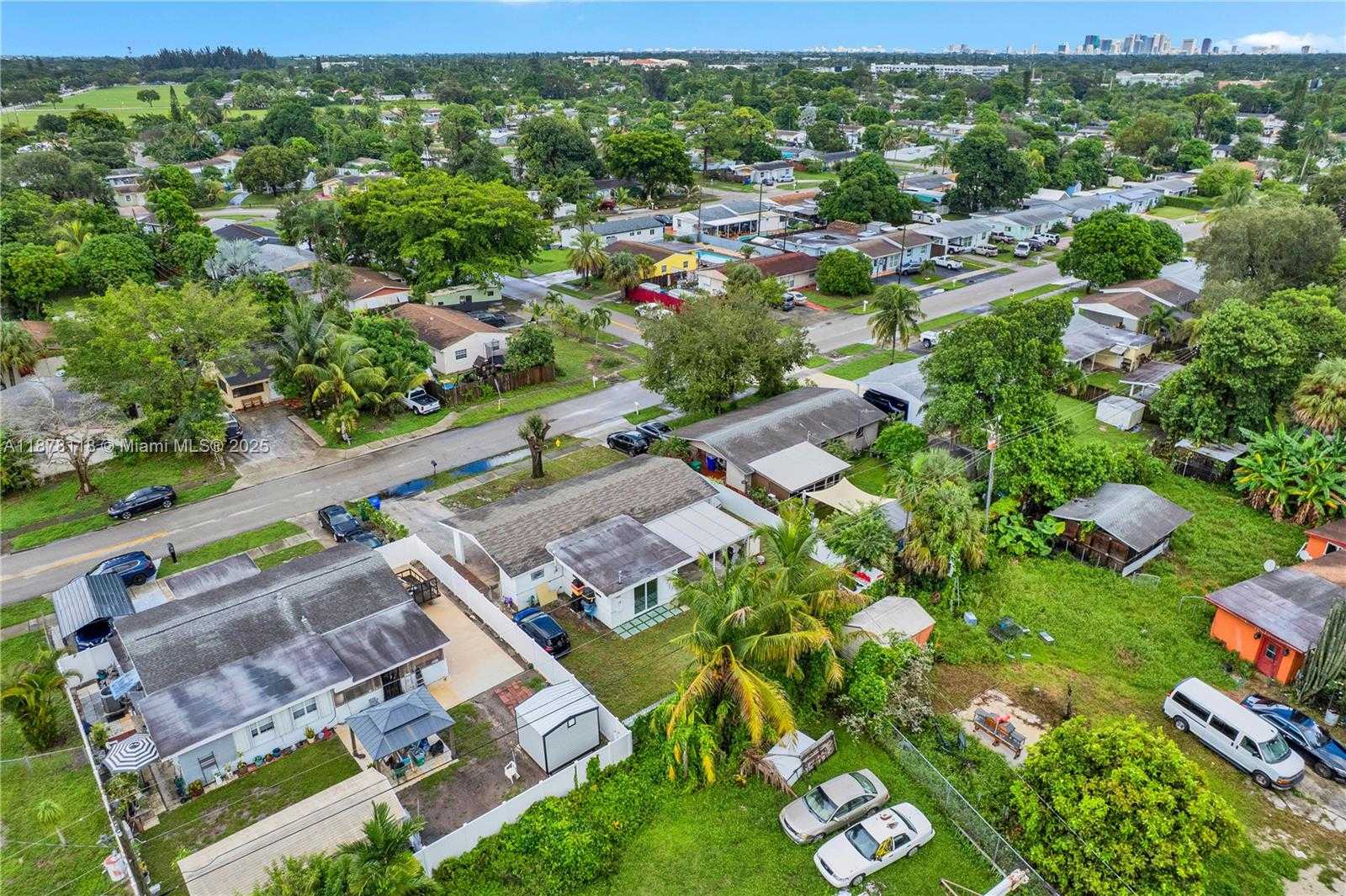 Small Image of 4390 SOUTH WEST 24TH ST, Fort Lauderdale Number 45