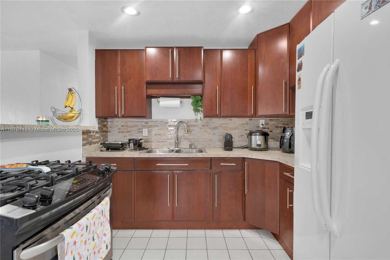 Small Image of 4390 SOUTH WEST 24TH ST, Fort Lauderdale Number 6