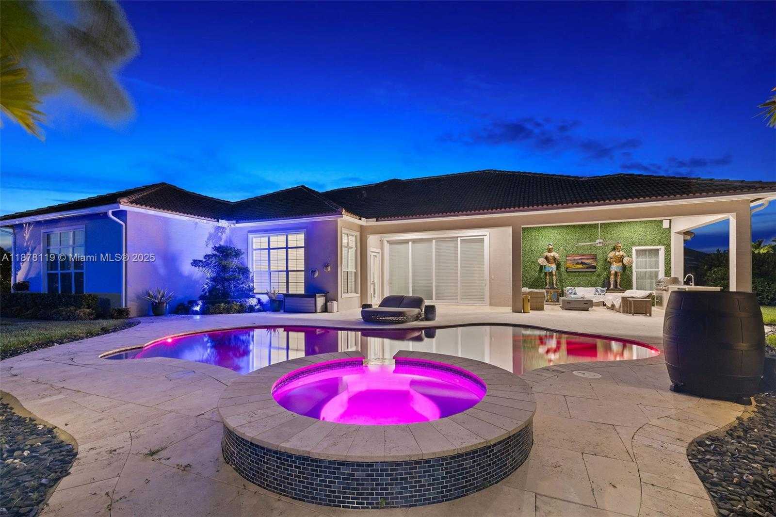 Small Image of 5795 NORTH STERLING RANCH DR, Davie Number 16